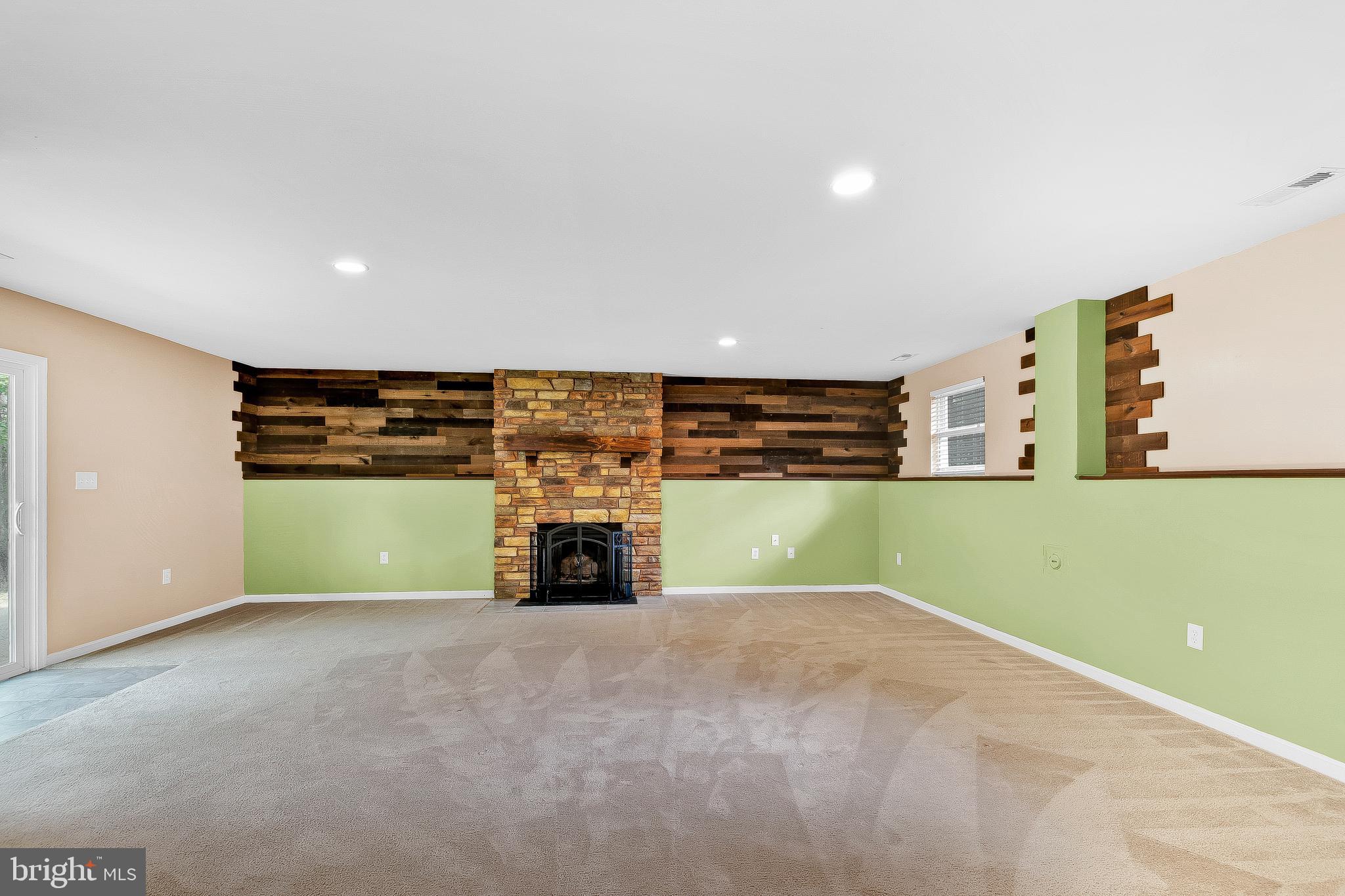 1010 ADOBE DR
