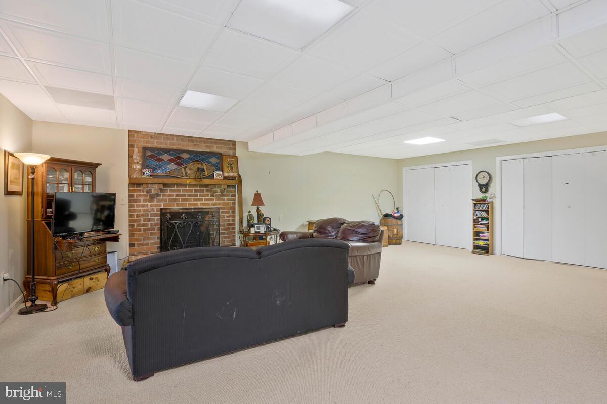 215 Piney Point Ln
