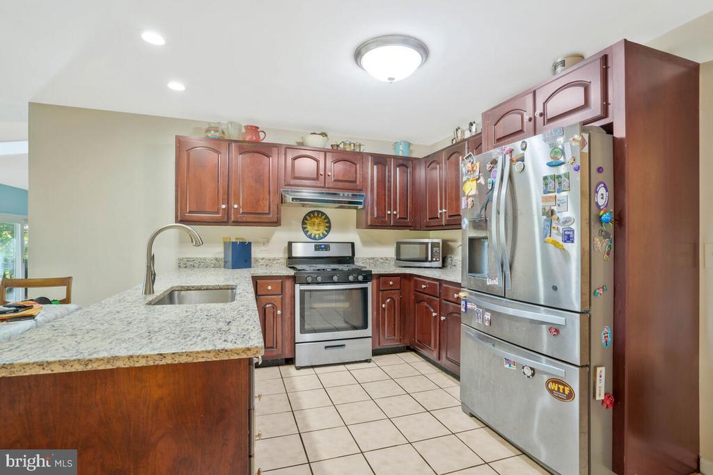 215 Piney Point Ln