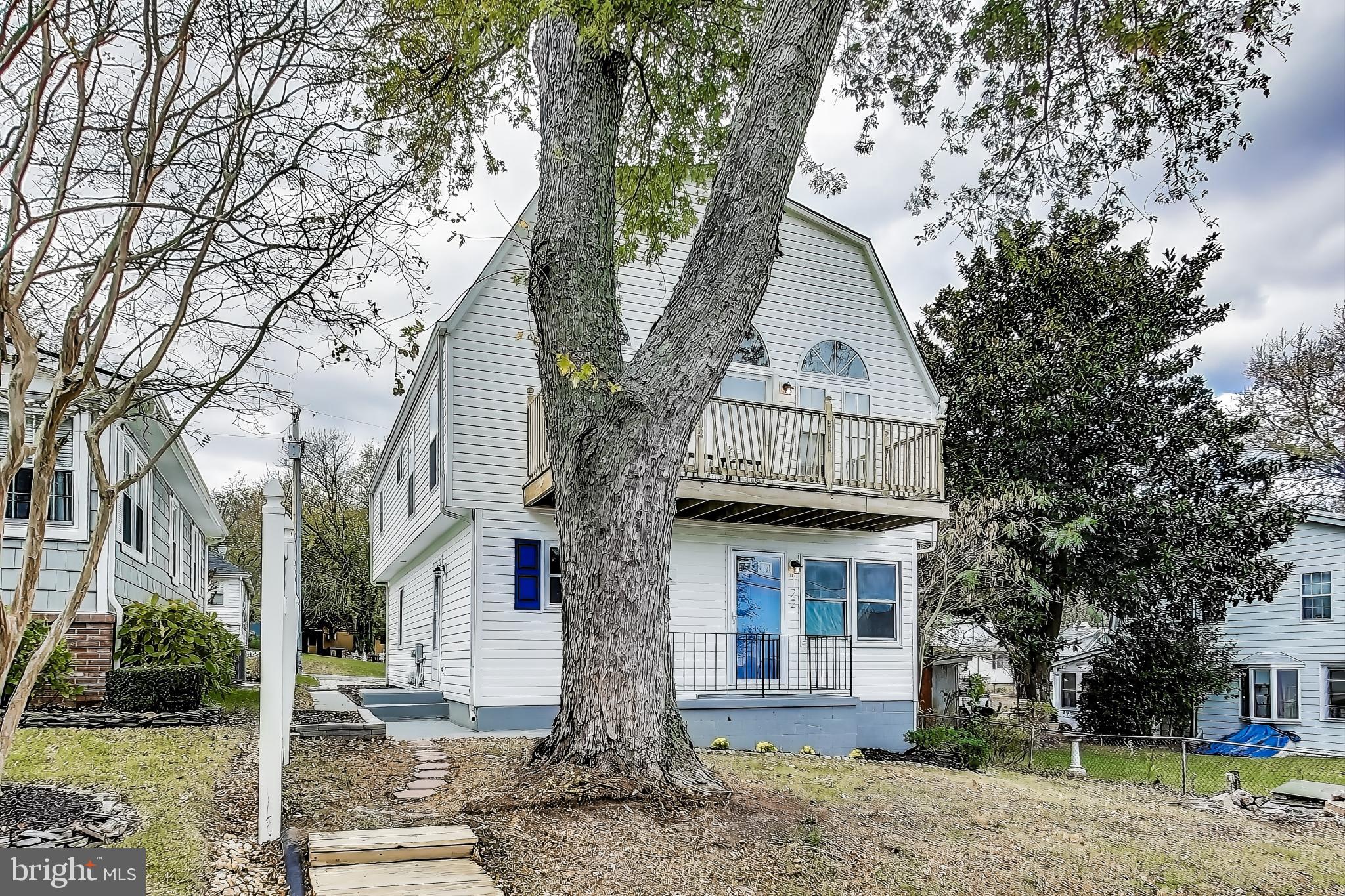 122 CHESAPEAKE AVE