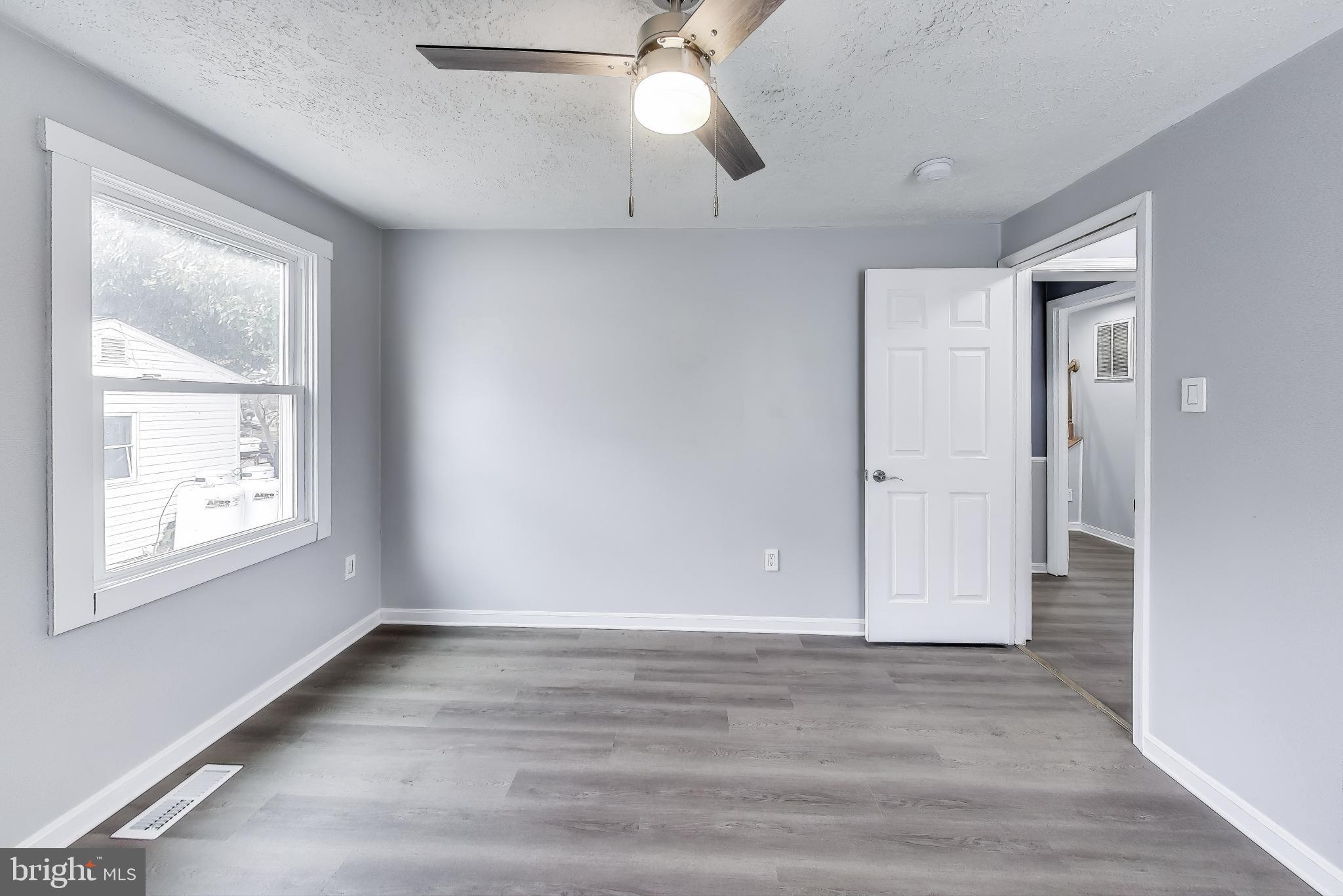 122 CHESAPEAKE AVE