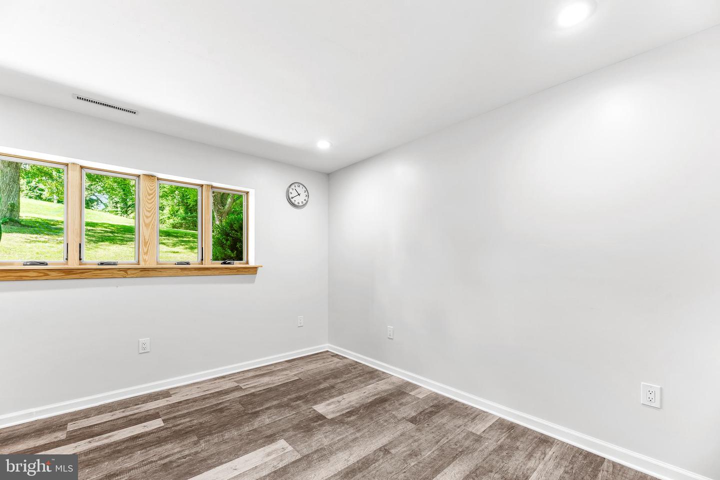 1200 Neptune Ln
