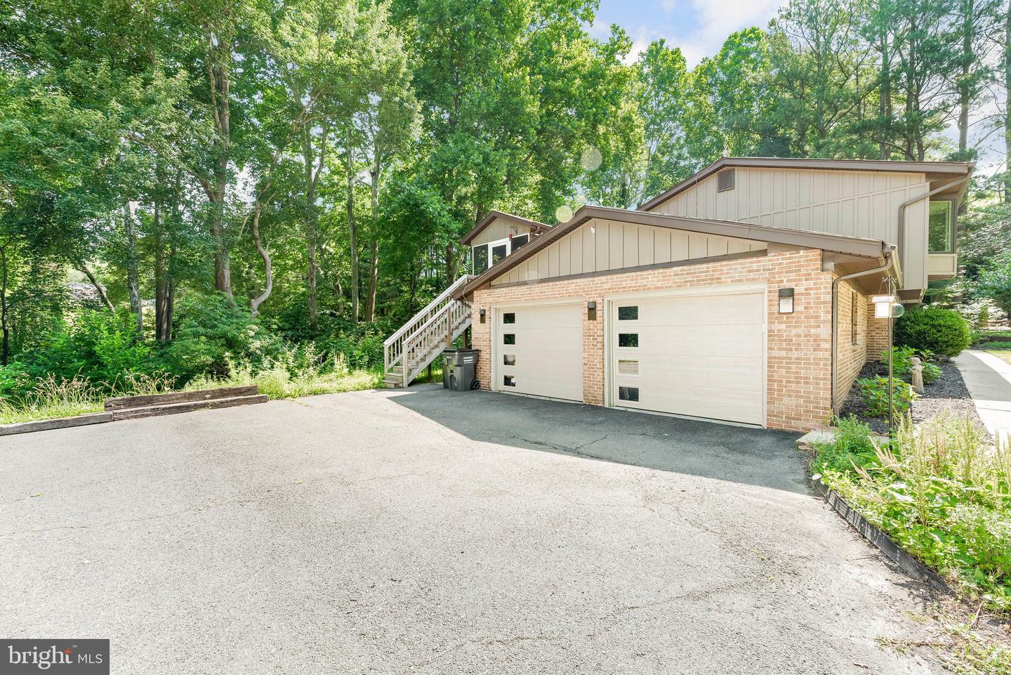 1200 Neptune Ln