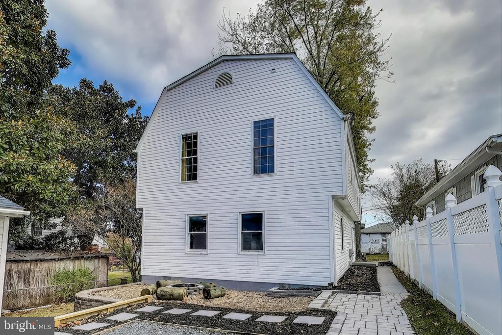 122 CHESAPEAKE AVENUE
