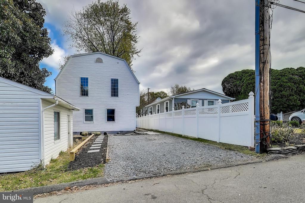 122 CHESAPEAKE AVENUE
