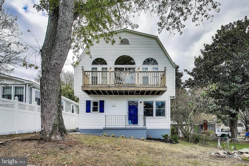 122 CHESAPEAKE AVENUE