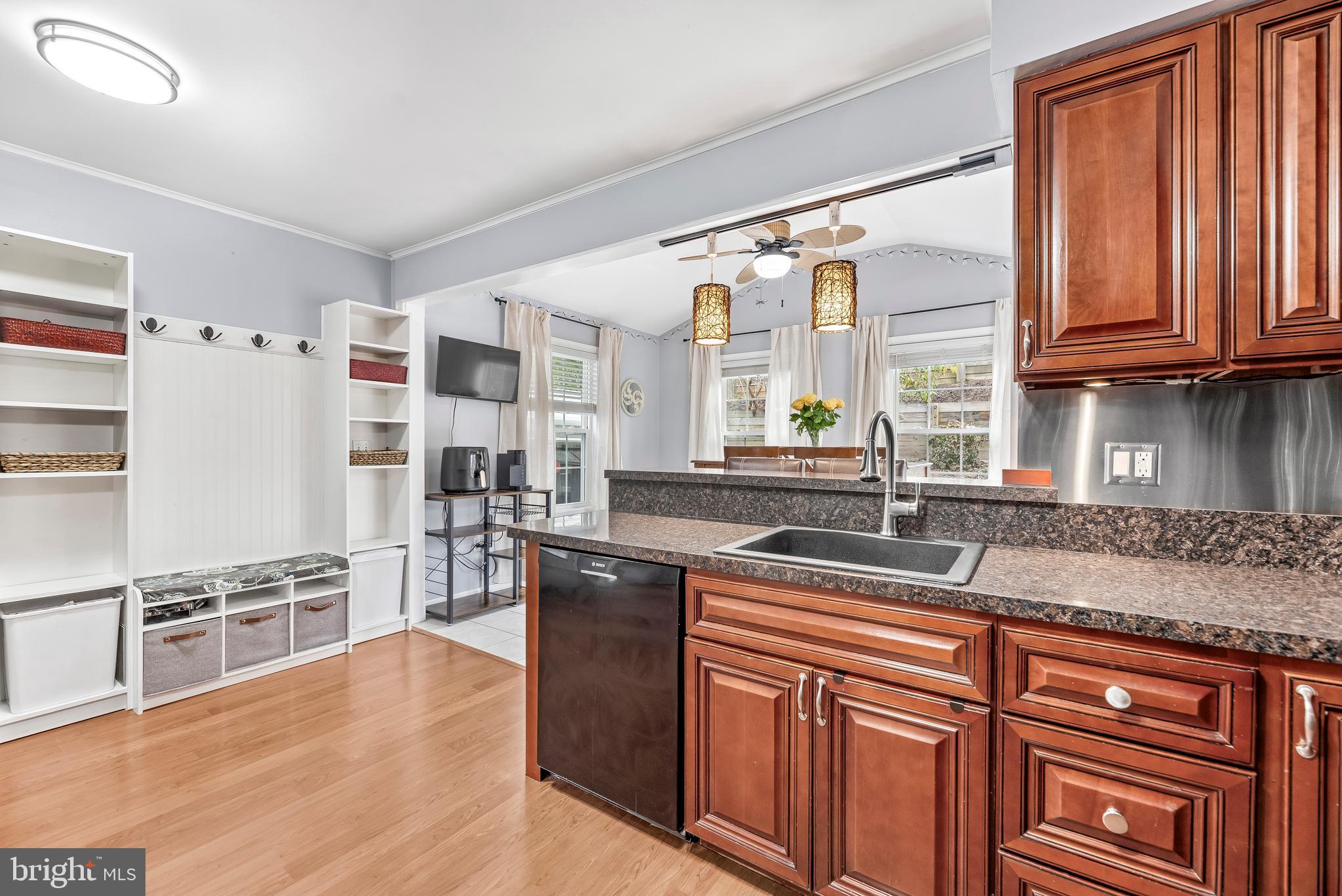 6309 BROOKEVIEW COURT