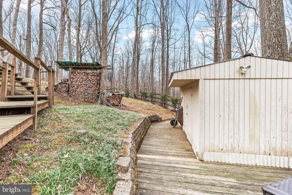6309 BROOKEVIEW COURT