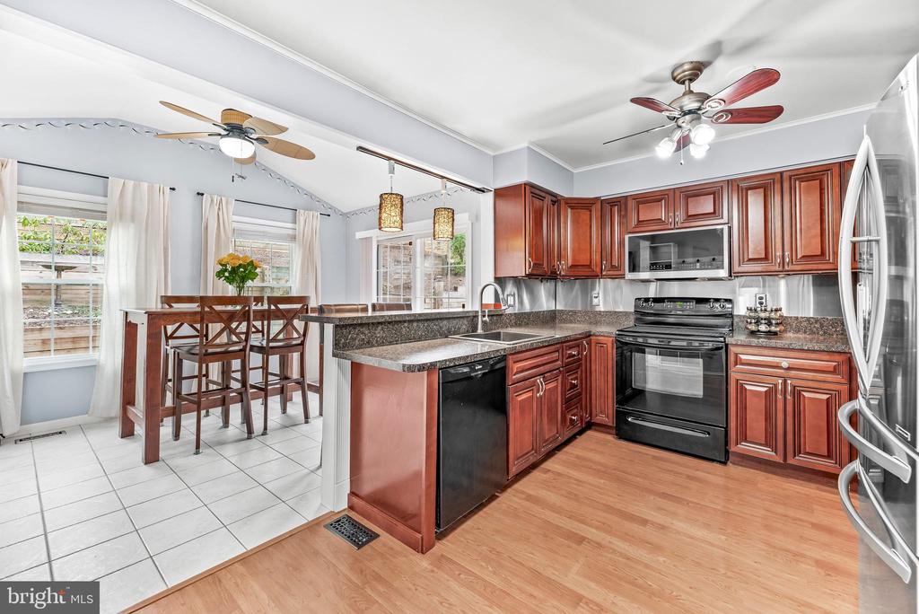 6309 BROOKEVIEW COURT