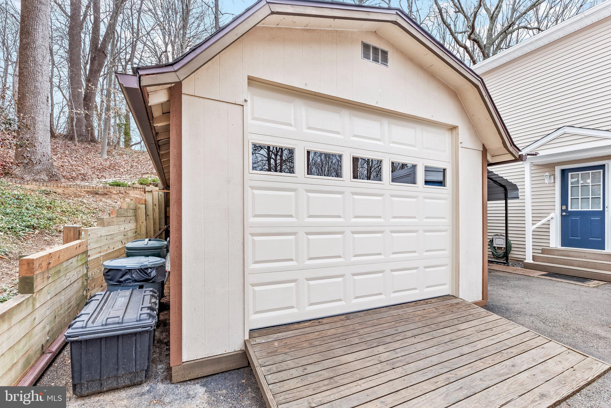 6309 BROOKEVIEW COURT