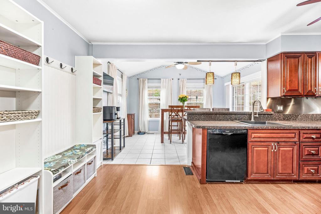 6309 BROOKEVIEW COURT