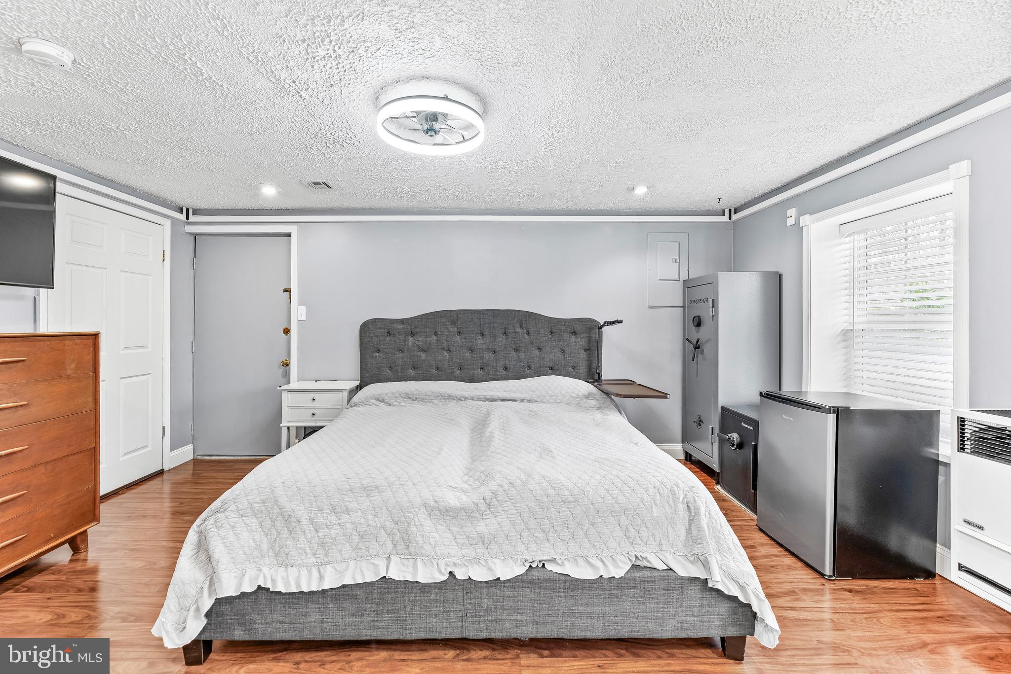 6309 BROOKEVIEW COURT