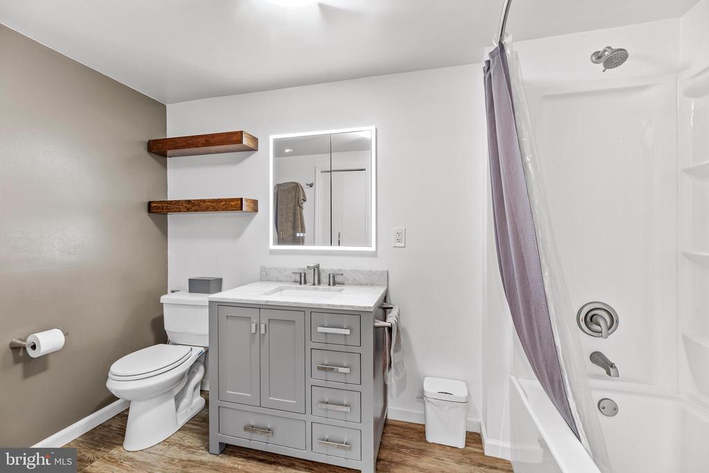 6309 BROOKEVIEW COURT