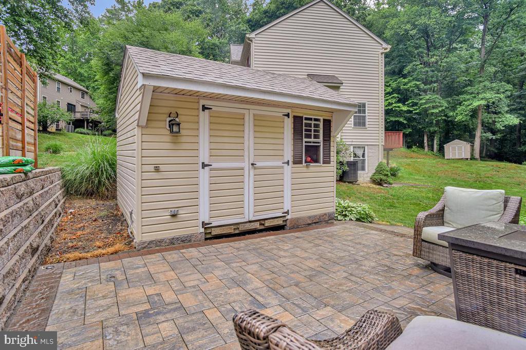 445 CROSS CREEK DRIVE