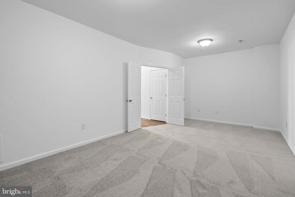 3660 BEDFORD DRIVE