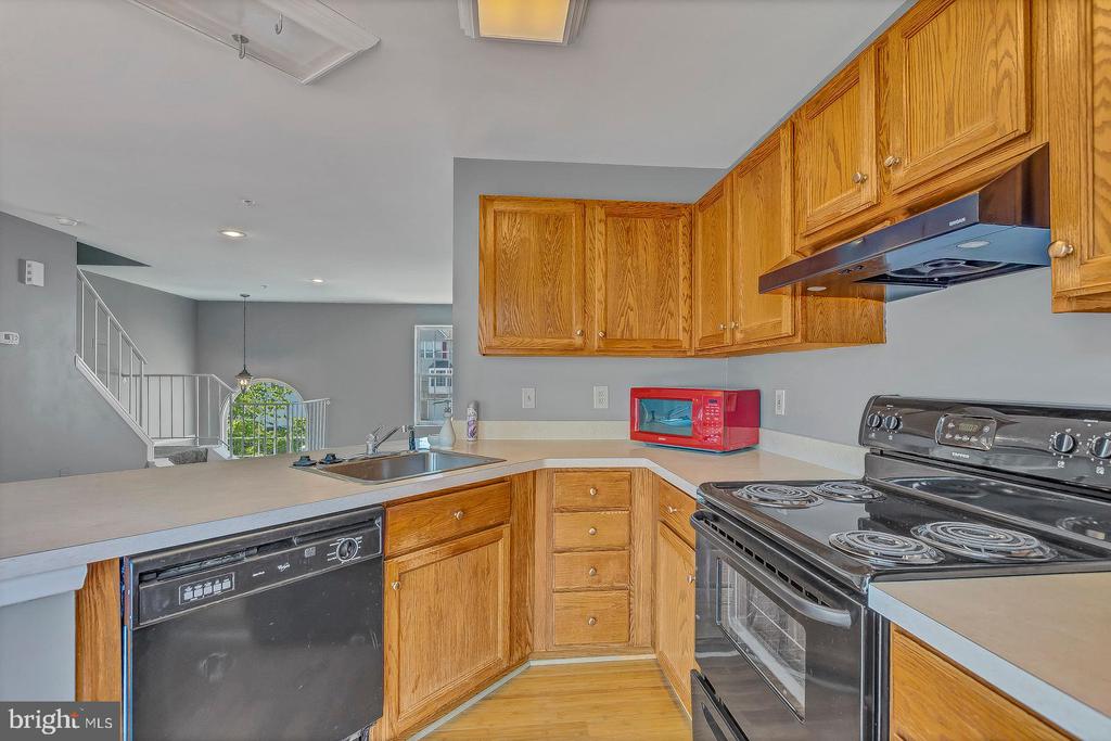 9456 SEA BREEZE COURT