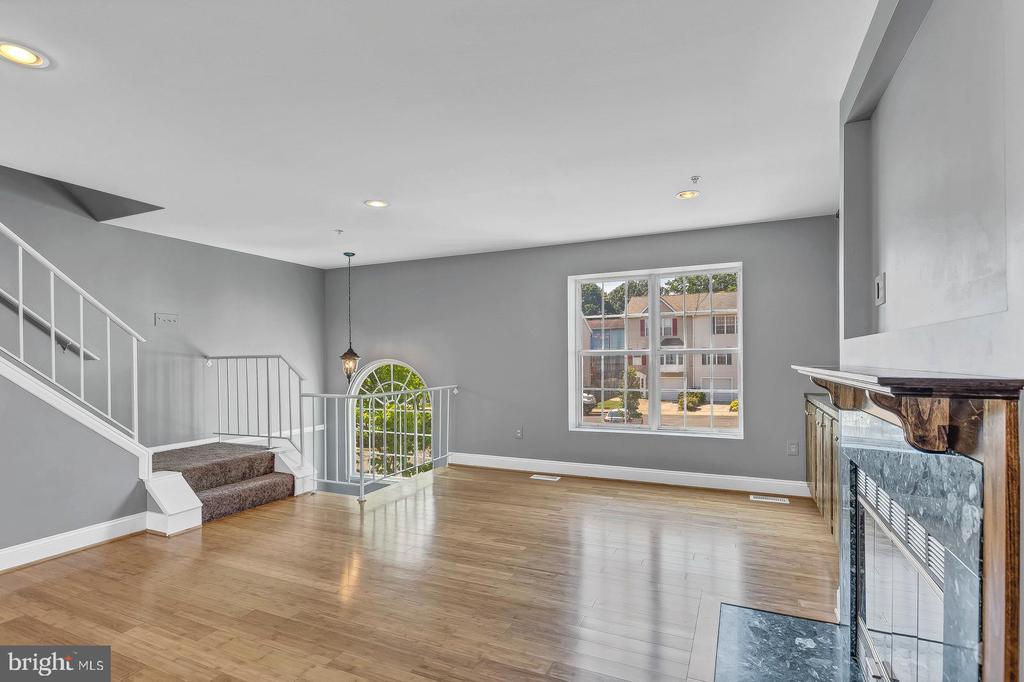 9456 SEA BREEZE COURT