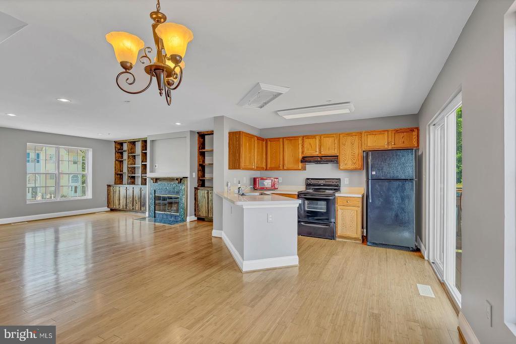 9456 SEA BREEZE COURT