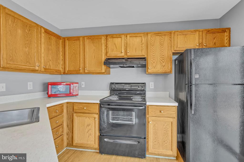 9456 SEA BREEZE COURT