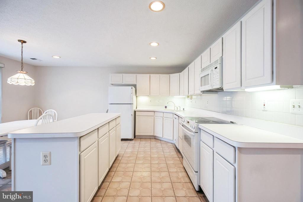 2818 Desert Sun Ct
