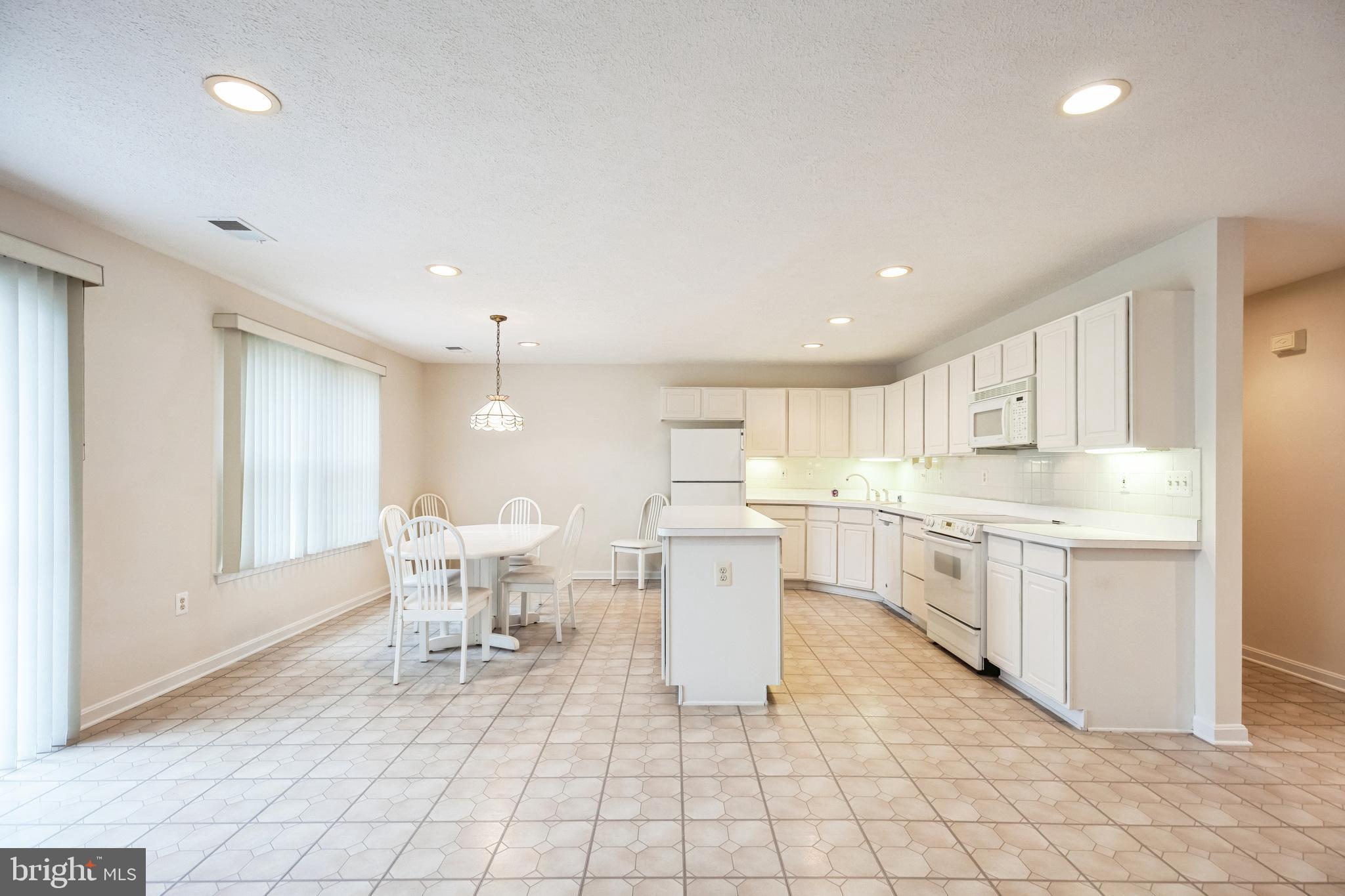 2818 Desert Sun Ct