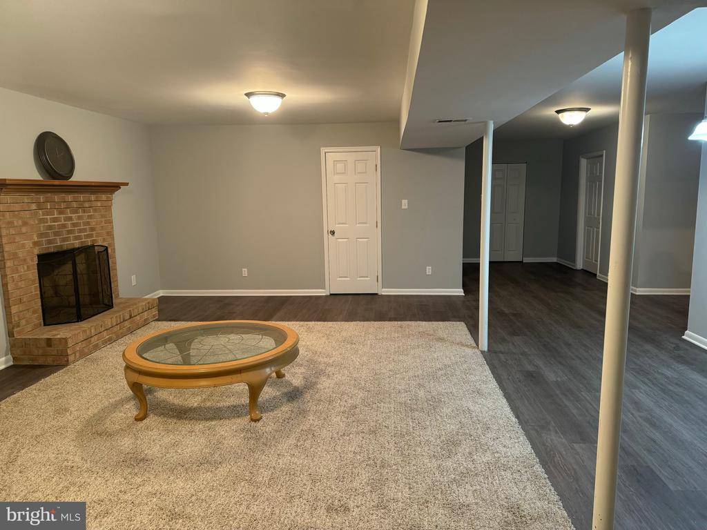 3102 S DECLARATION CT
