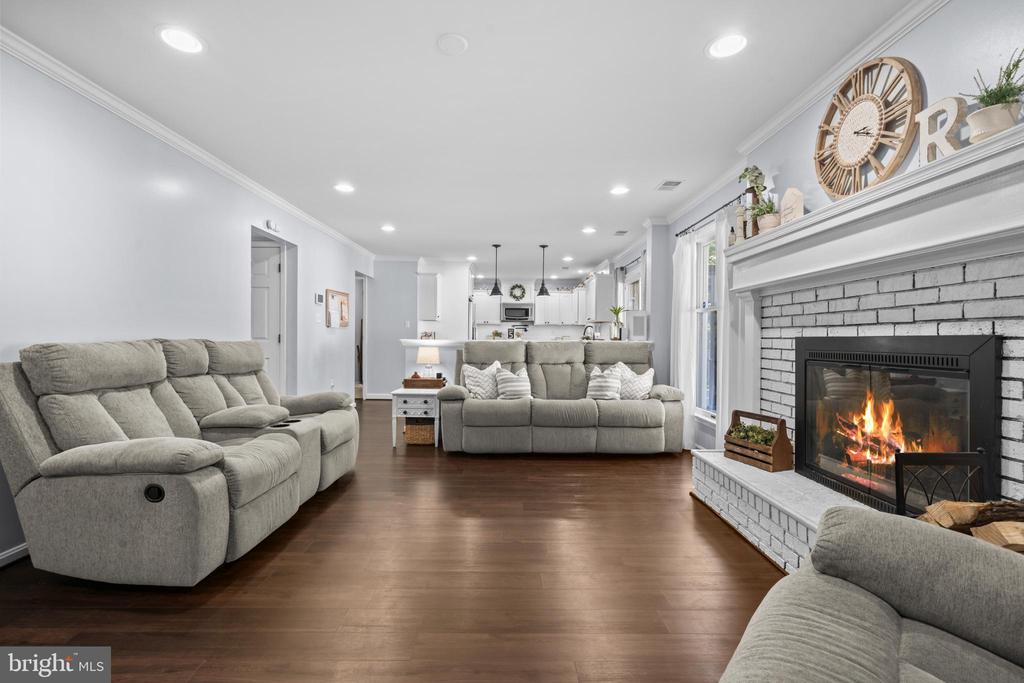 112 ORIOLE LANE