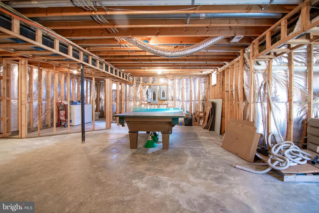 8110 TIVERTON DRIVE