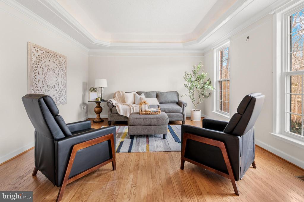 8110 TIVERTON DRIVE