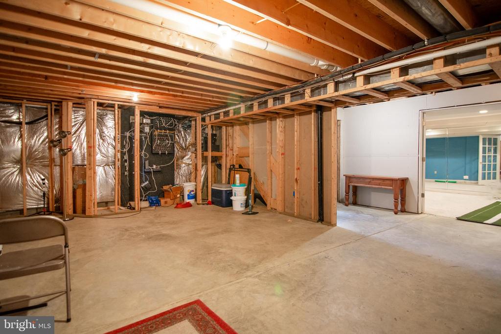 8110 TIVERTON DRIVE