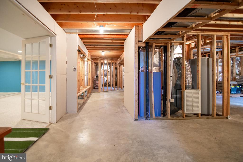 8110 TIVERTON DRIVE