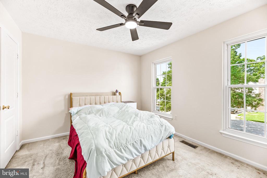 5802 OPALEYE COURT