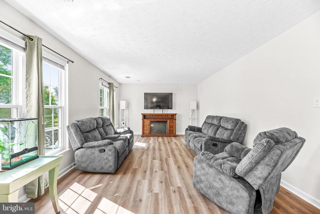 5802 OPALEYE COURT