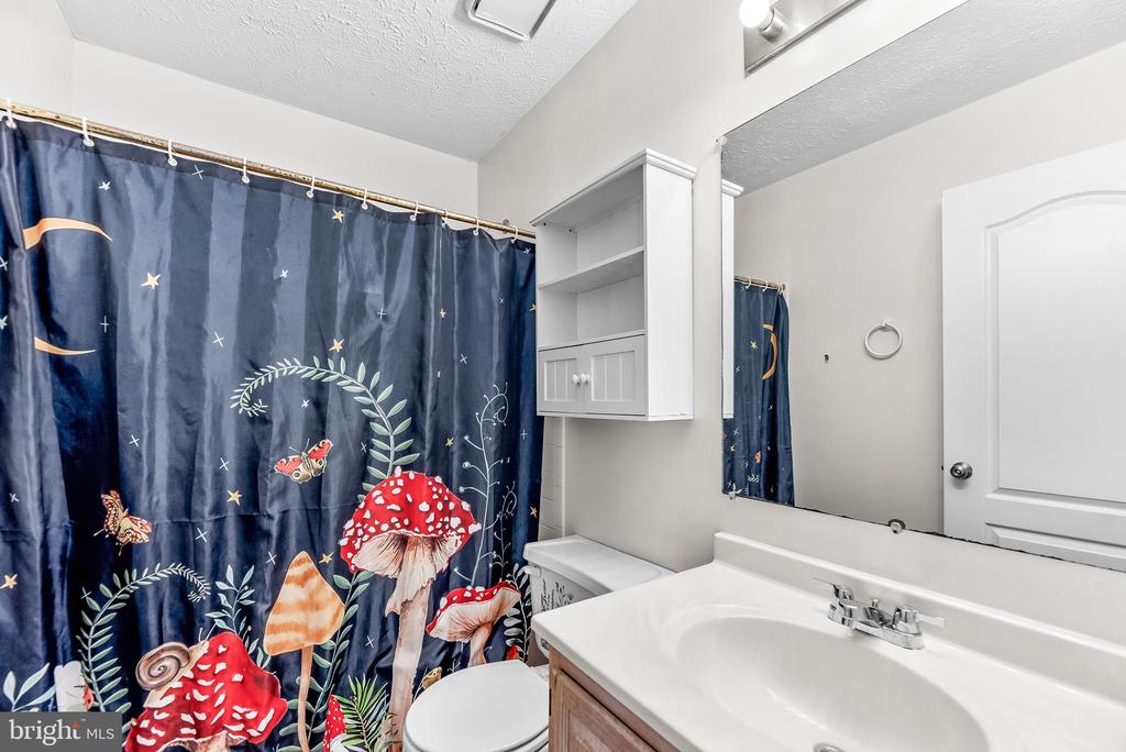 5802 OPALEYE COURT