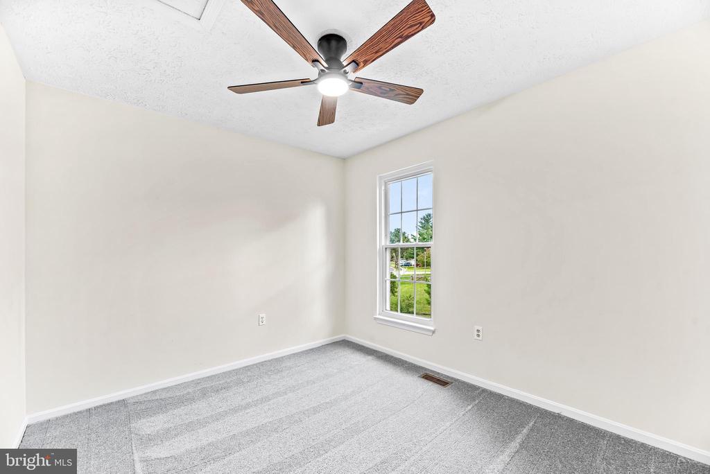 5802 OPALEYE COURT