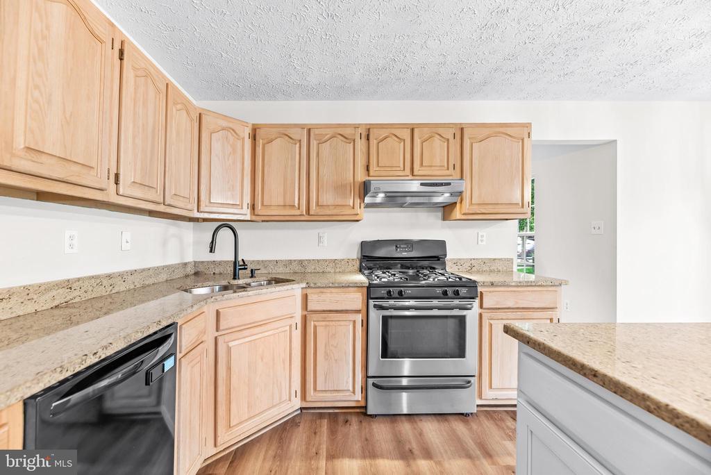 5802 OPALEYE COURT