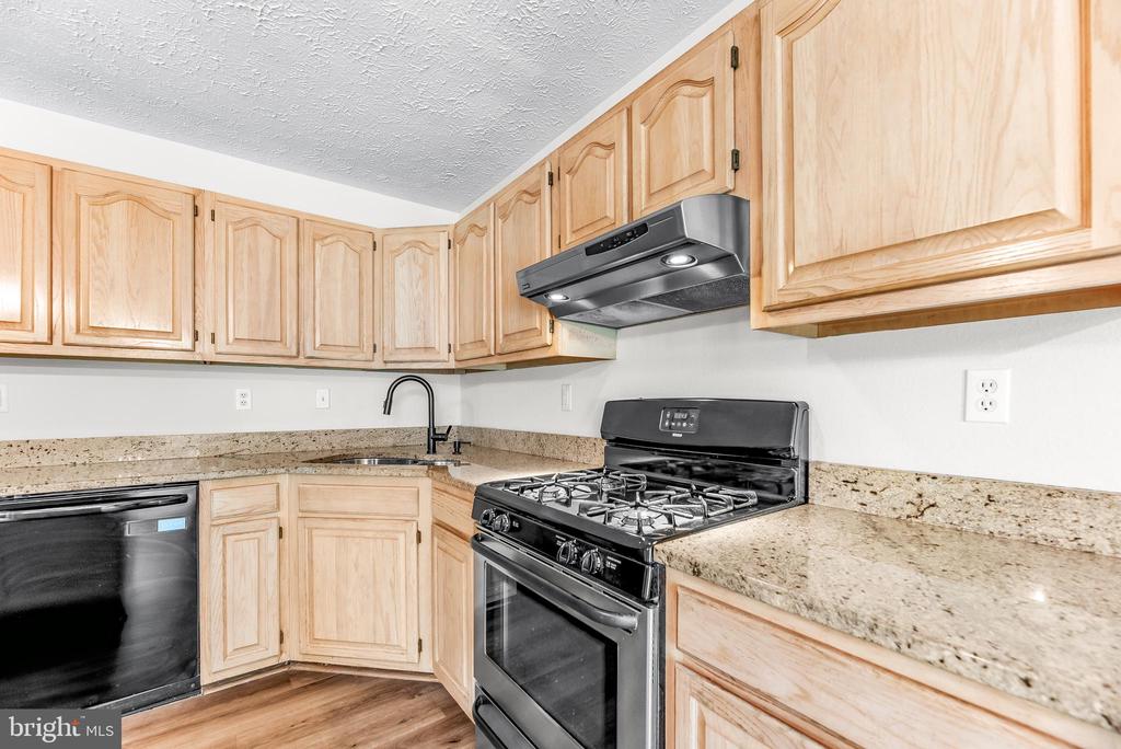 5802 OPALEYE COURT
