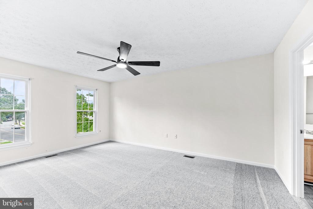 5802 OPALEYE COURT