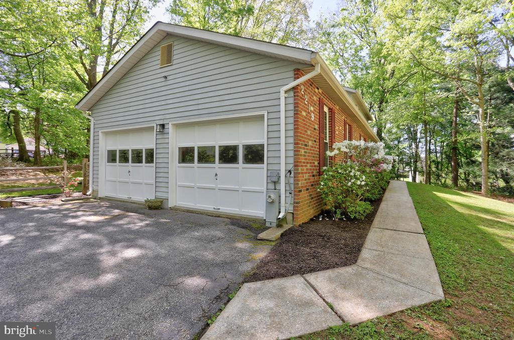 2219 FIREWOOD DRIVE