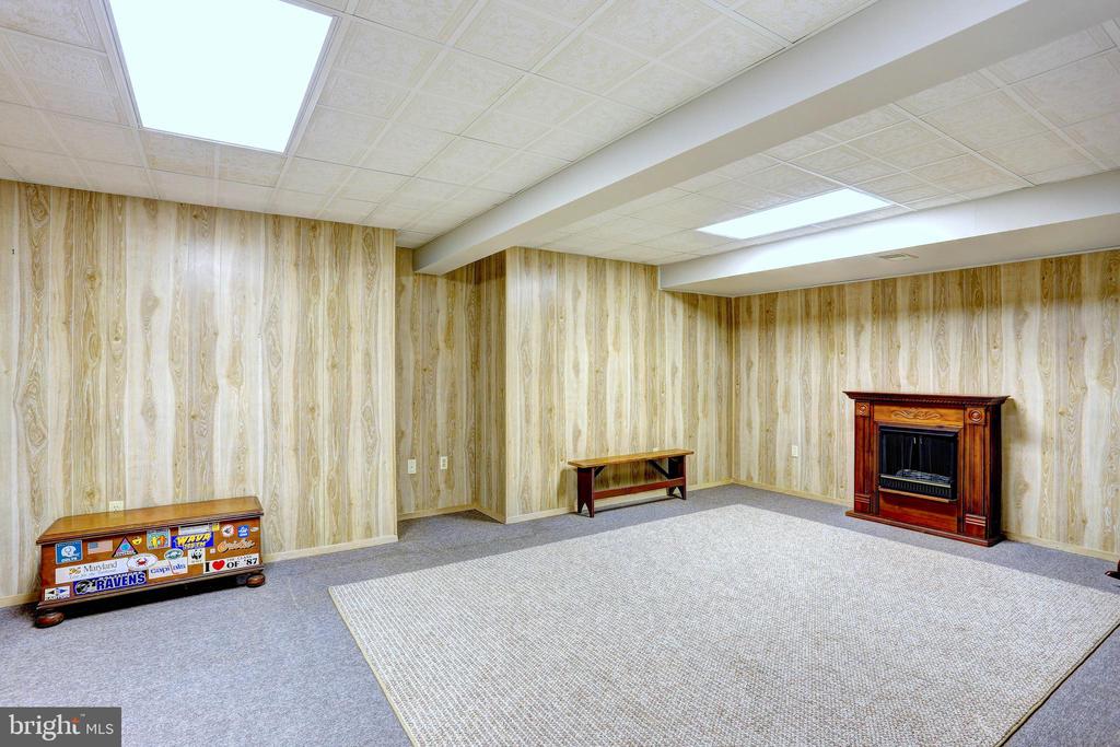 2219 FIREWOOD DRIVE