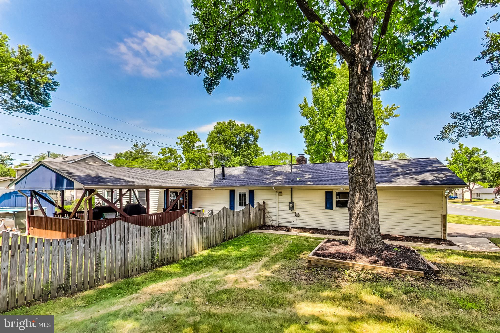 12121 Tawny Ln