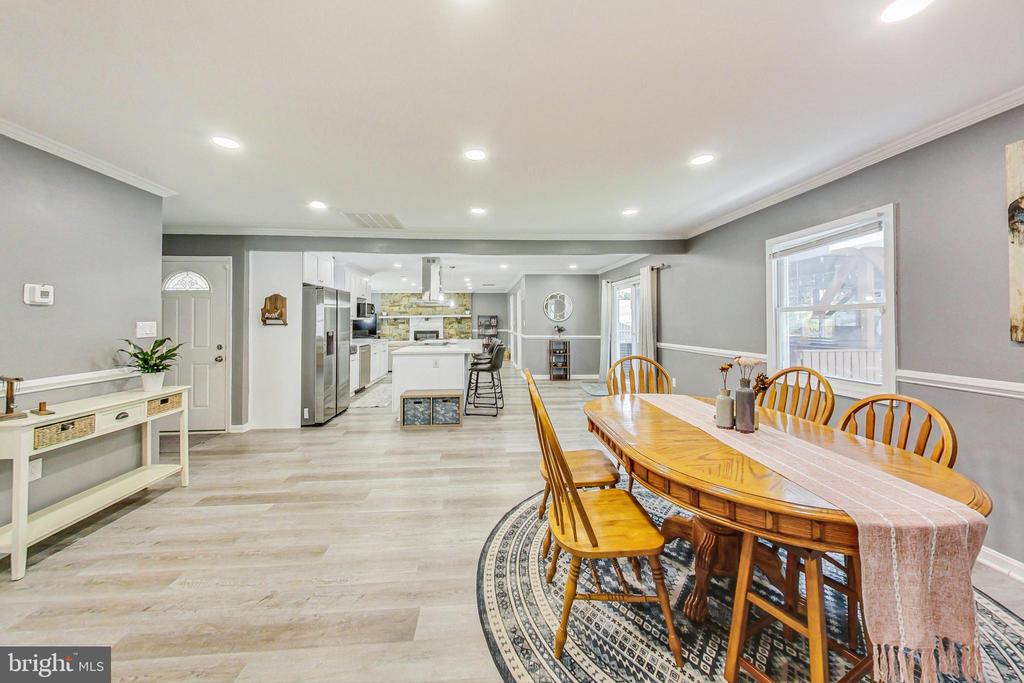 12121 Tawny Ln