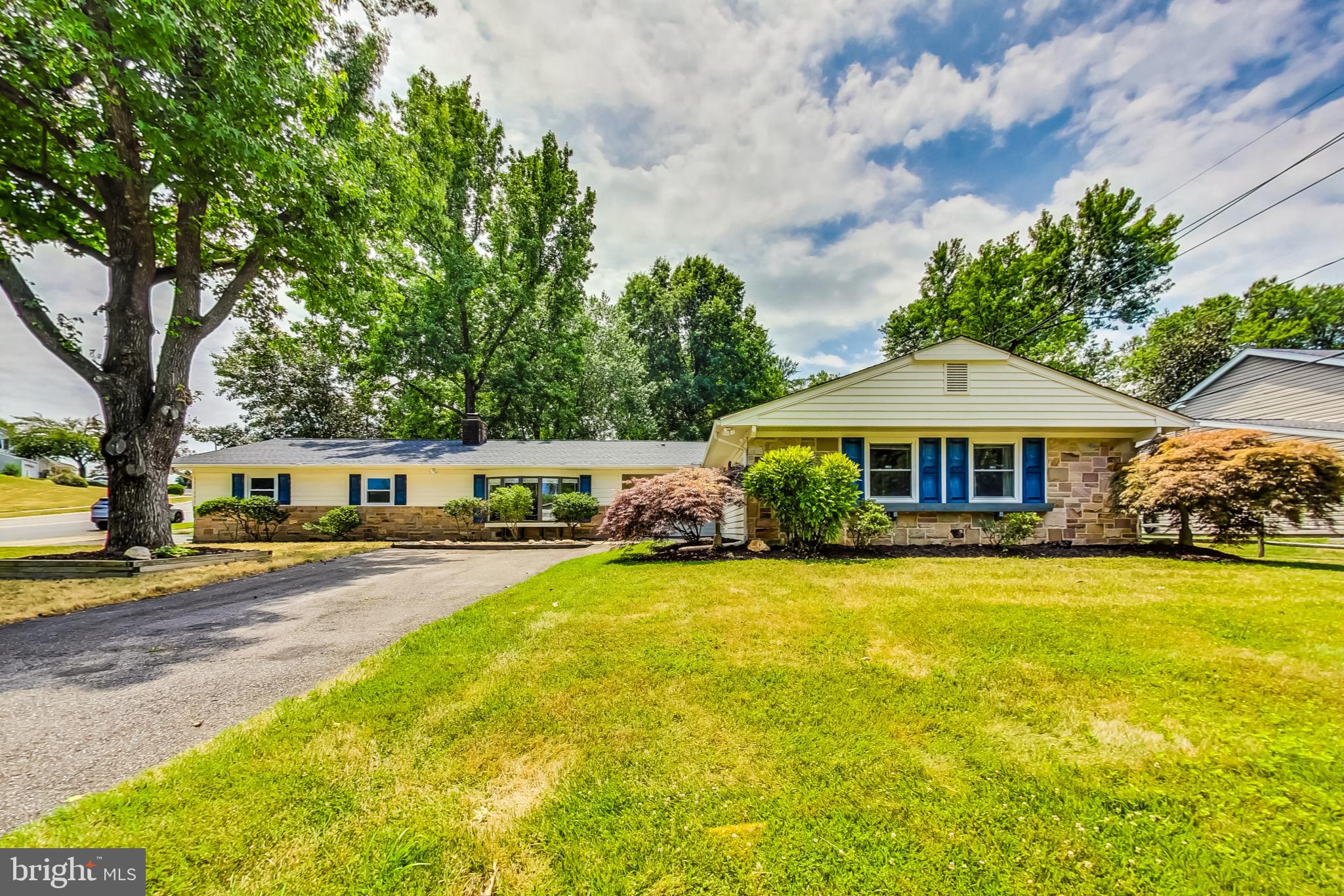 12121 Tawny Ln
