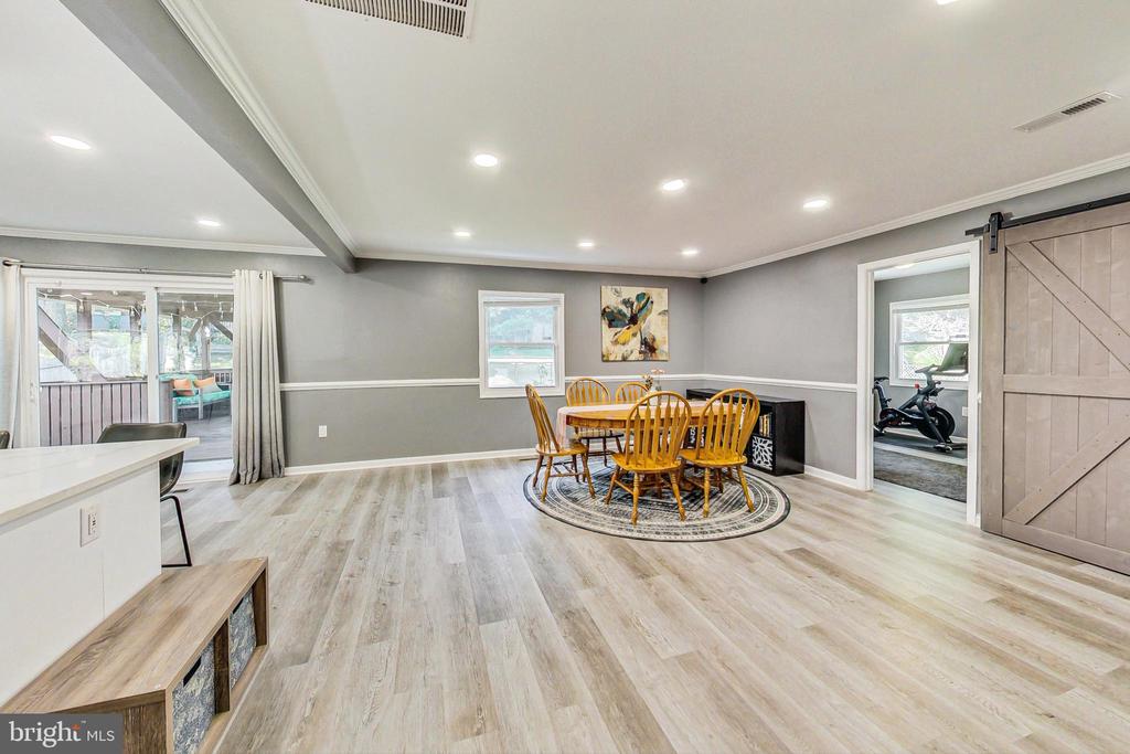 12121 Tawny Ln