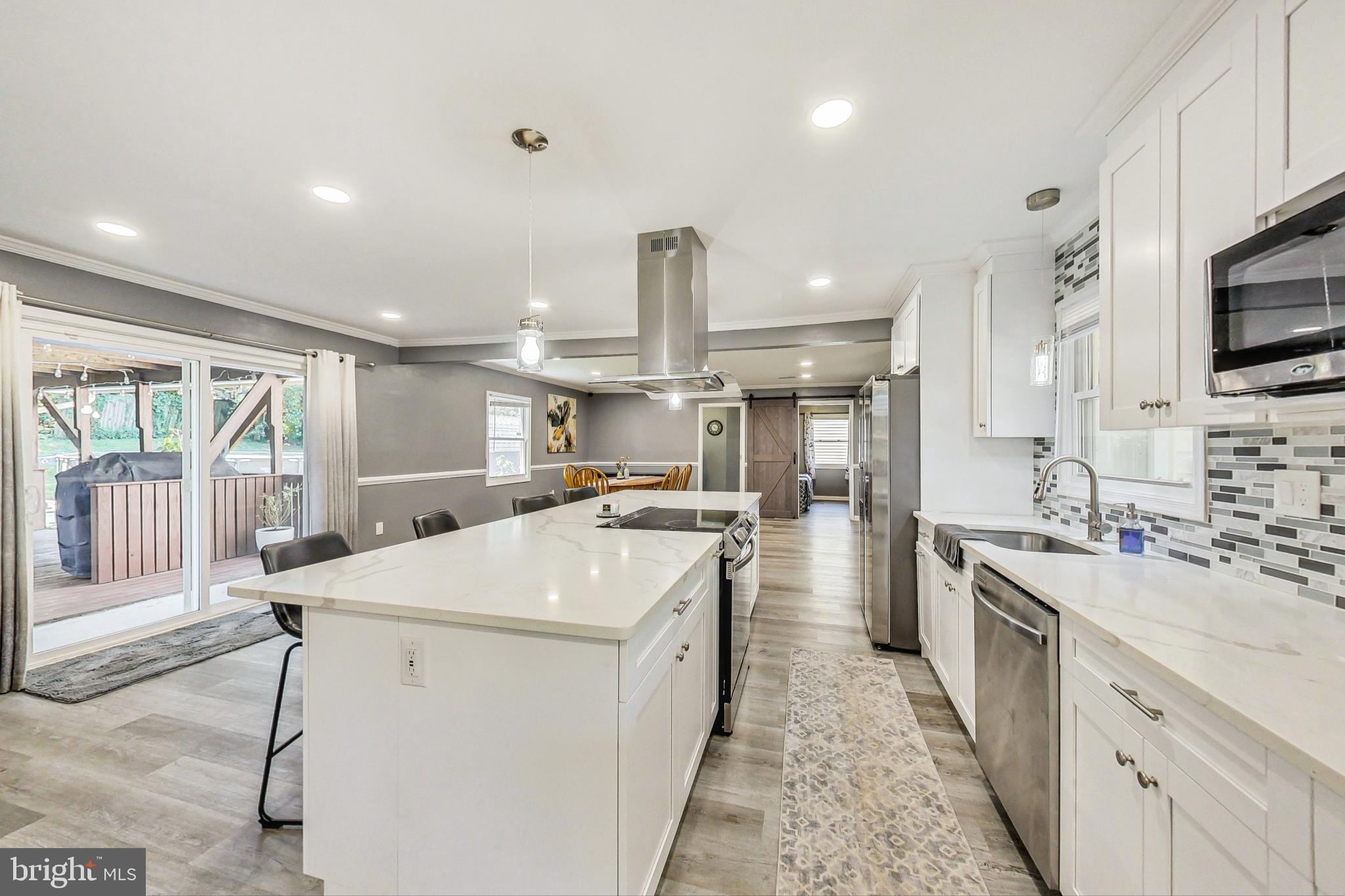 12121 Tawny Ln