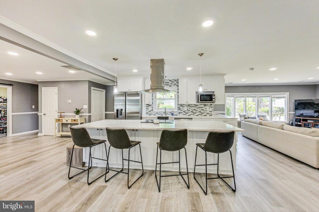 12121 Tawny Ln