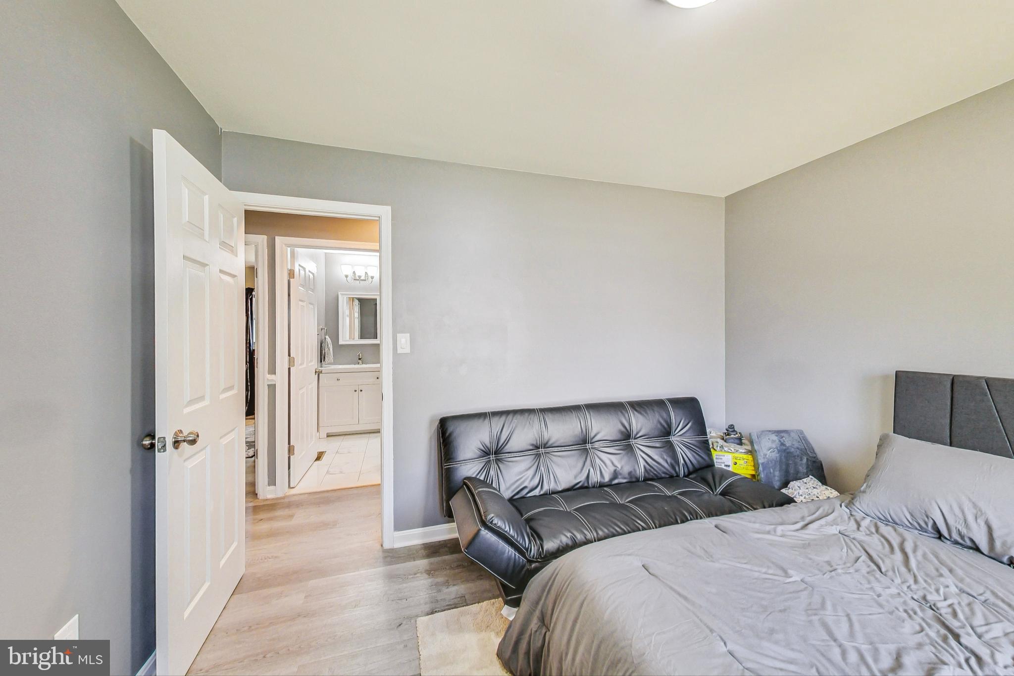 12121 Tawny Ln