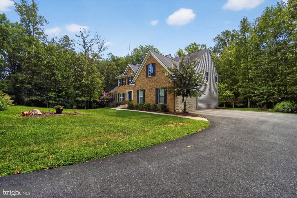 9012 RACE TRACK ROAD