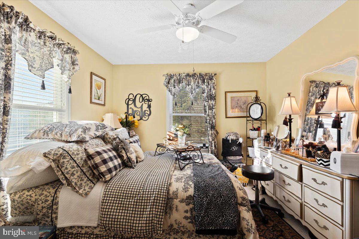 48389 Surfside Dr