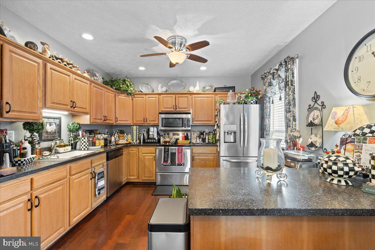 48389 Surfside Dr